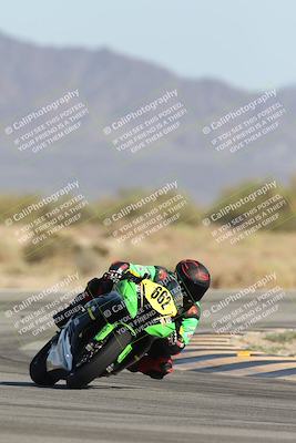 media/Oct-04-2025-CVMA (Sat) [[408bcdd6e4]]/Race 13-Amateur Supersport Open/
